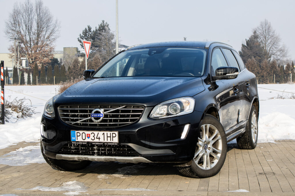 Volvo XC60 140kW (2015) / AJ NA SPLÁTKY / PROTIÚČET /