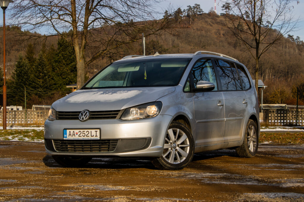 Volkswagen Touran 1.6 TDI 7 MIESTNE  / AJ NA SPLÁTKY / PROTIÚČET /