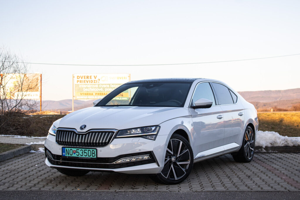 Škoda Superb iV, DSG, 218 koní, Laurin Klement, Plug-in / AJ NA SPLÁTKY / PROTIHODNOTA
