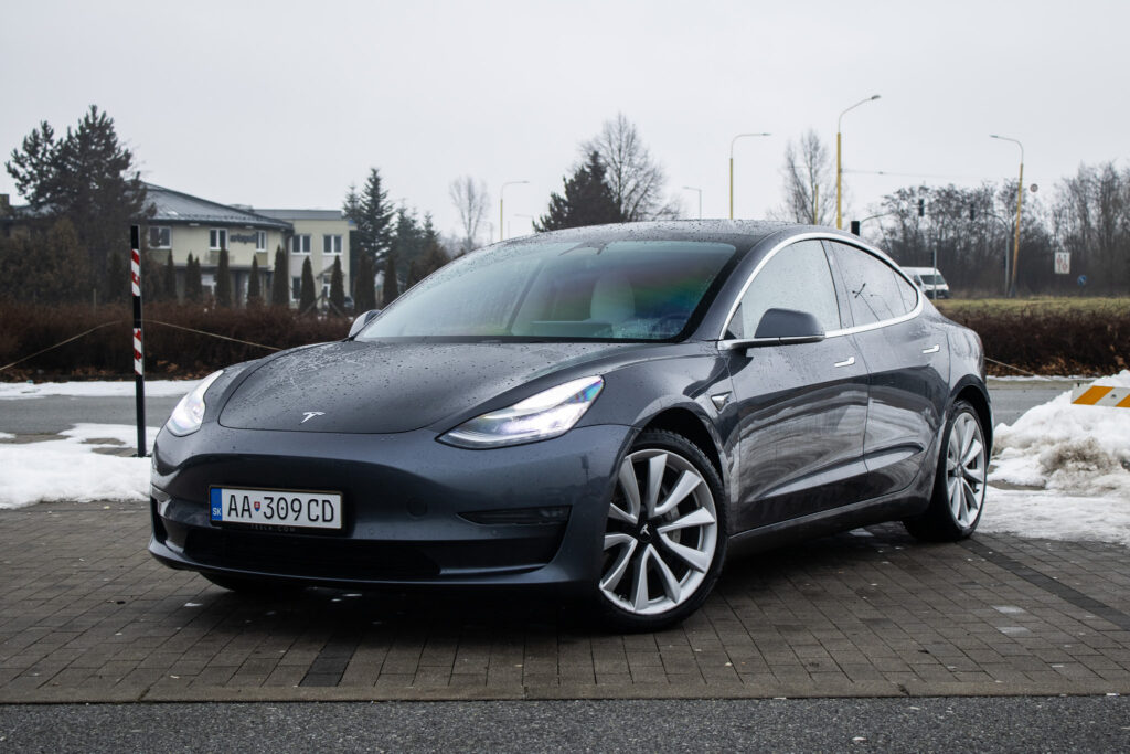 Tesla Model 3 Long Range AWD, 350kW (2019) / AJ NA SPLÁTKY / PROTIÚČET /