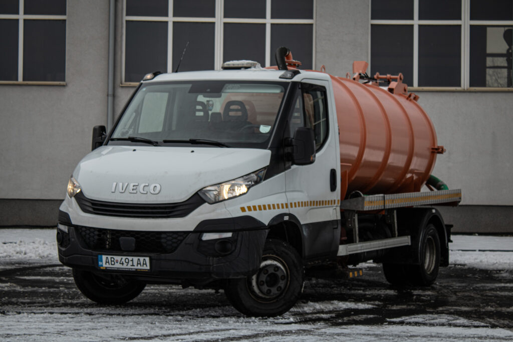 Iveco Daily 180 Fekál 5m3 / AJ NA SPLÁTKY / PROTIÚČET/