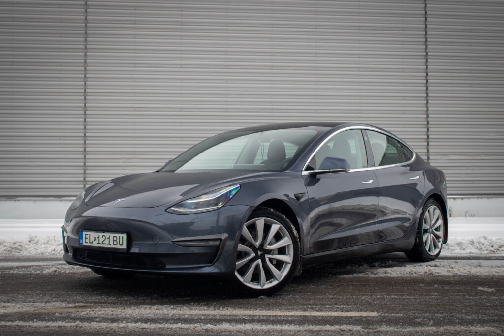 Tesla Model 3 Long Range 82kWh AWD 366kW 2020