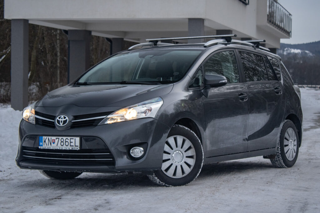 Toyota Verso 1.6 97kw MT/6 2016 / AJ NA SPLÁTKY / PROTIÚČET