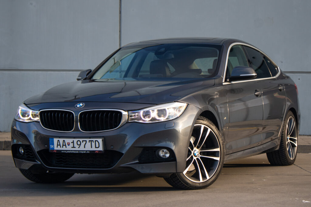 BMW Rad 3 330d xDrive M Sport A/T / AJ NA SPLÁTKY / PROTIÚČET