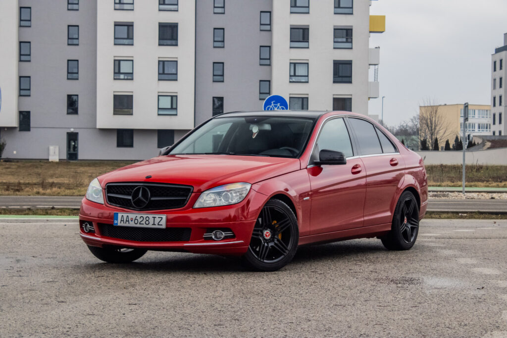 Mercedes-Benz C trieda Sedan 180 Kompressor A/T 115 Kw / AJ NA SPLÁTKY / PROTIÚČET