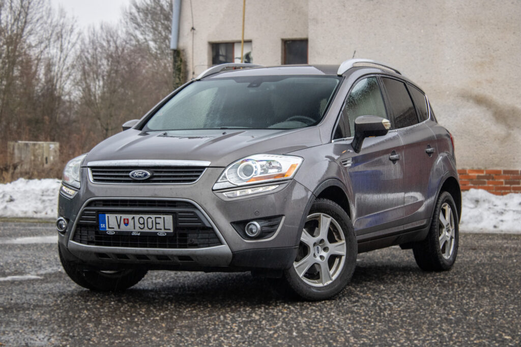 Ford Kuga 2.0 TDCi, 103kW, 4x4, M6 / AJ NA SPLÁTKY / PROTIÚČET /
