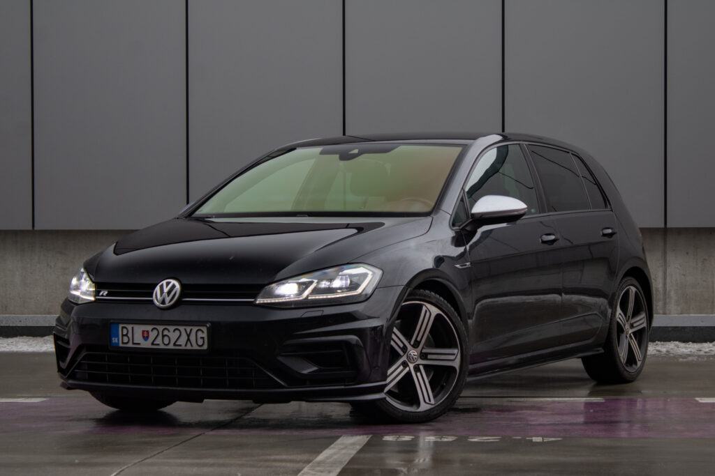 Volkswagen Golf R 2.0 TSI 4MOTION DSG / AJ NA SPLÁTKY / PROTIÚČET /