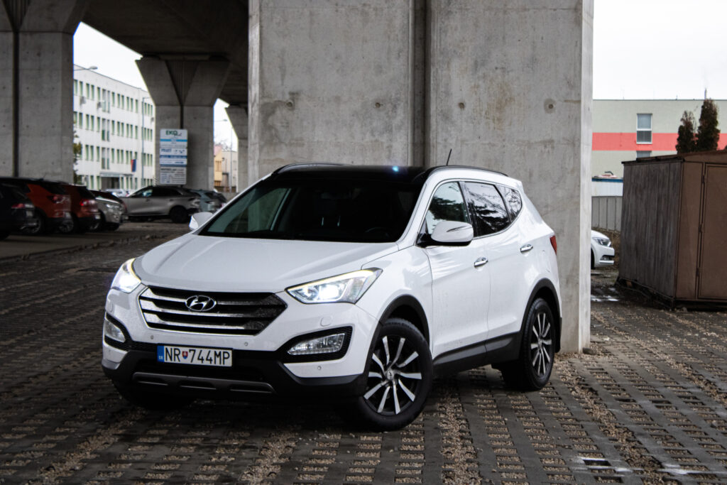 Hyundai Santa Fe 2.2 4x4/ AT6 / 145kw / Panorama / AJ NA SPLÁTKY / PROTIÚČET /