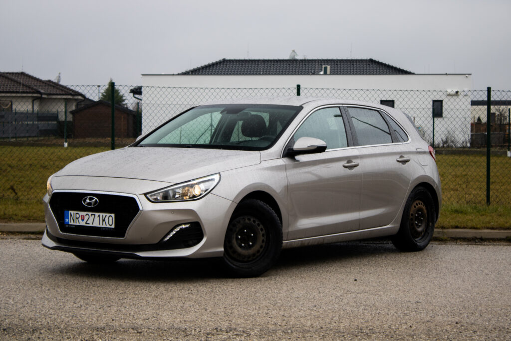 Hyundai i30 1.4i Family, 73kW, M6 / AJ FINANCOVANIE / PROTIÚČET /