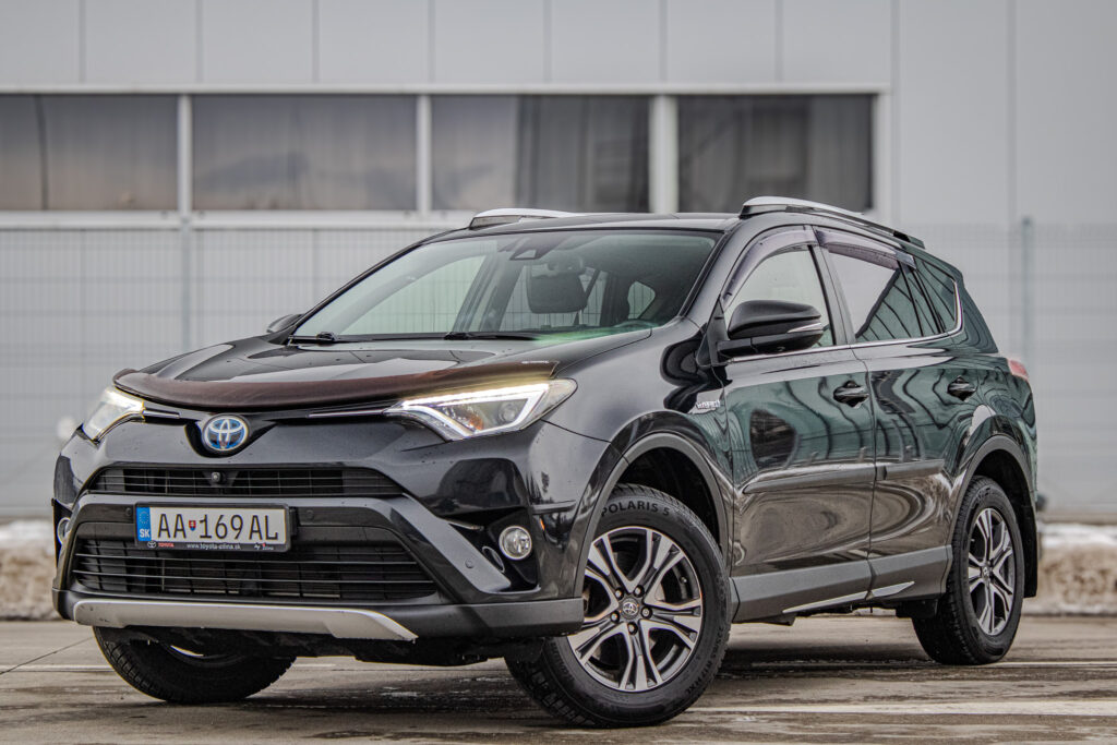 Toyota RAV4 2.5 Hybrid Executive AWD e.four, 114 kW / AJ NA SPLÁTKY / PROTIÚČET /