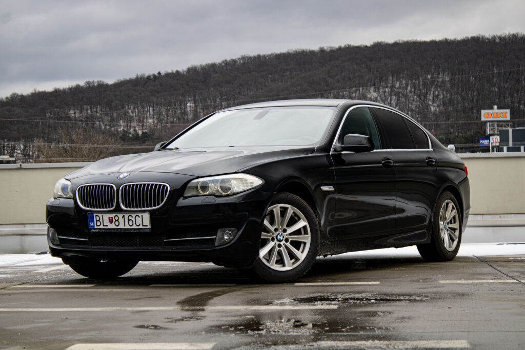 BMW Rad 5 520d AT 135kW 2011 / AJ NA SPLÁTKY / PROTIÚČET /