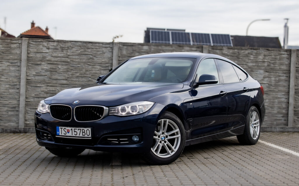 BMW Rad 3 GT  320d xDrive A/T.  /FINANCOVANIE/PROTIÚČET/