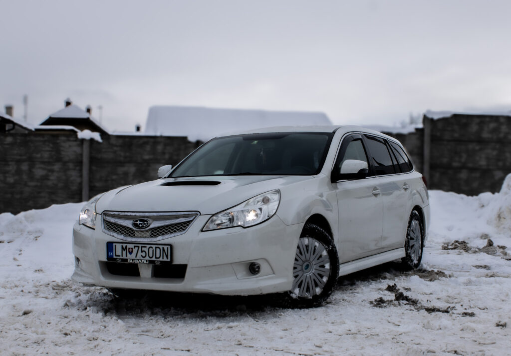 Subaru Legacy 2.0 D AB Classic.  FINANCOVANIE/PROTIÚČET