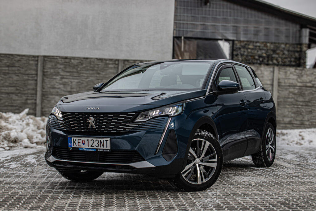 Peugeot 3008 1.2 PureTech Active E6d-ISC EAT8.     FINANCOVANIE/PROTIÚČET