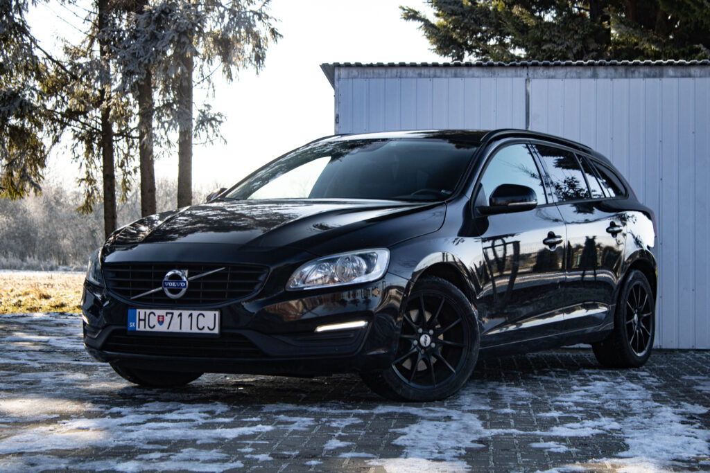 Volvo V60 D2 2.0L 88kW AT 6-st. / AJ NA SPLÁTKY / PROTIÚČET /