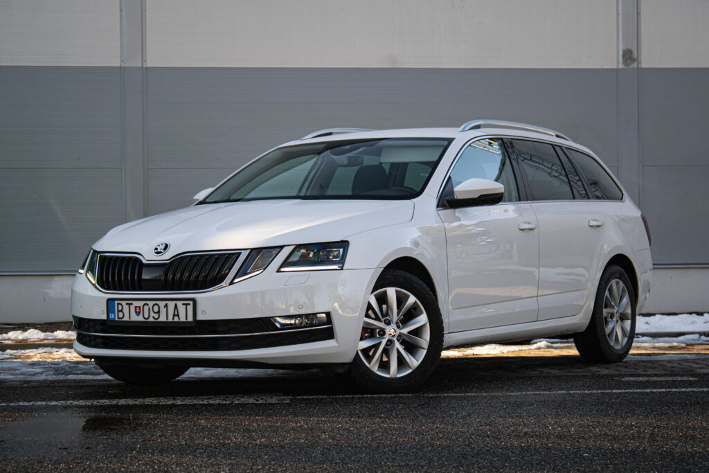 Škoda Octavia Combi 1.6TDI 85kW MT 5-st. / AJ NA SPLÁTKY / PROTIÚČET /
