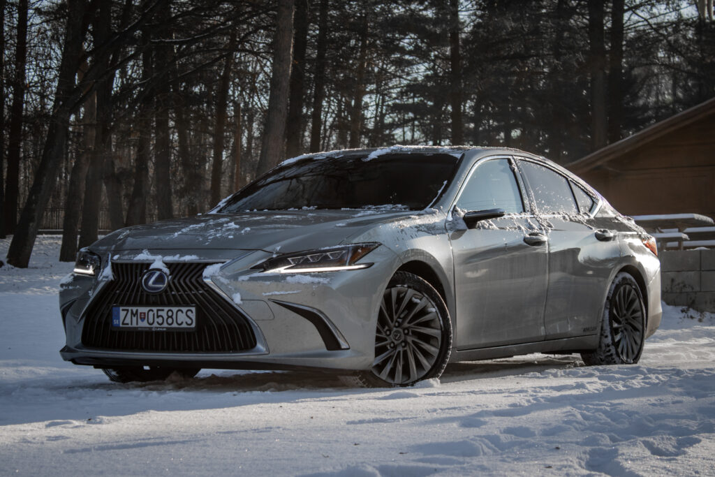 Lexus ES 300h Luxury / AJ NA SPLÁTKY / PROTIHODNOTA /
