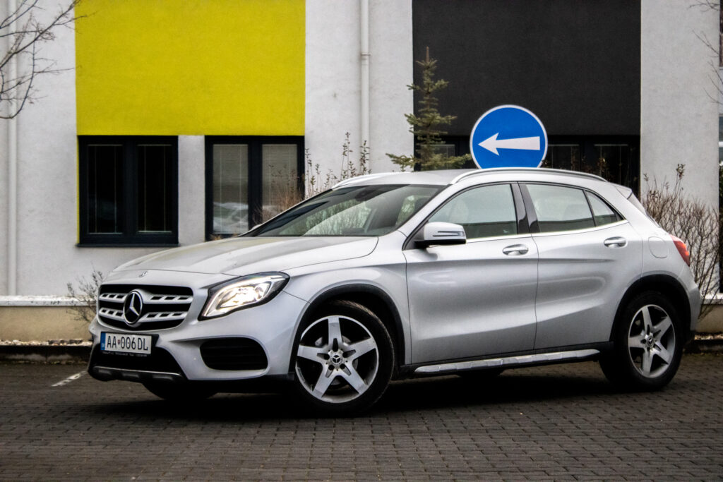 Mercedes-Benz GLA Mercedes  180 / AMG / AJ NA SPLÁTKY / PROTIÚČET