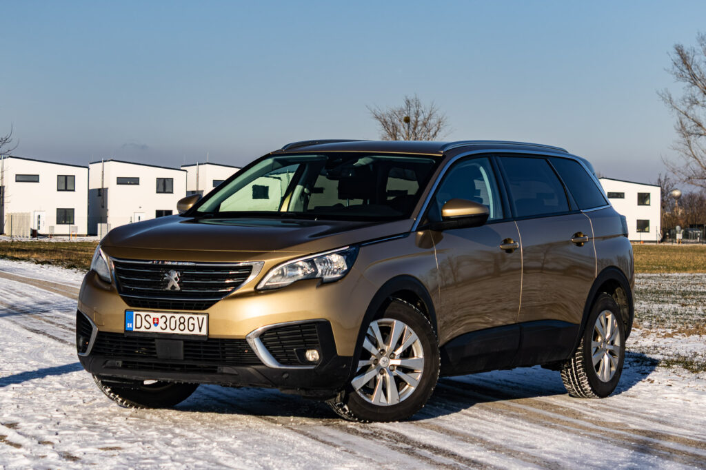 Peugeot 5008 1.6 BlueHDI 88kW Allure / Virtual kokpit / Aj na splátky / Protiúčet /