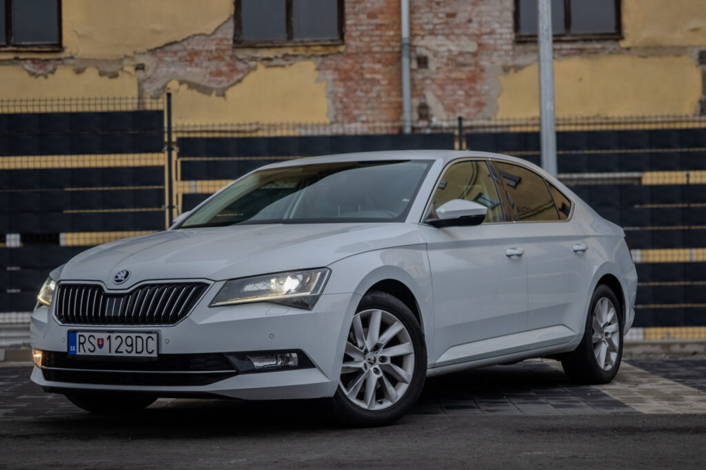 Škoda Superb 1.6 TDI Ambition DSG