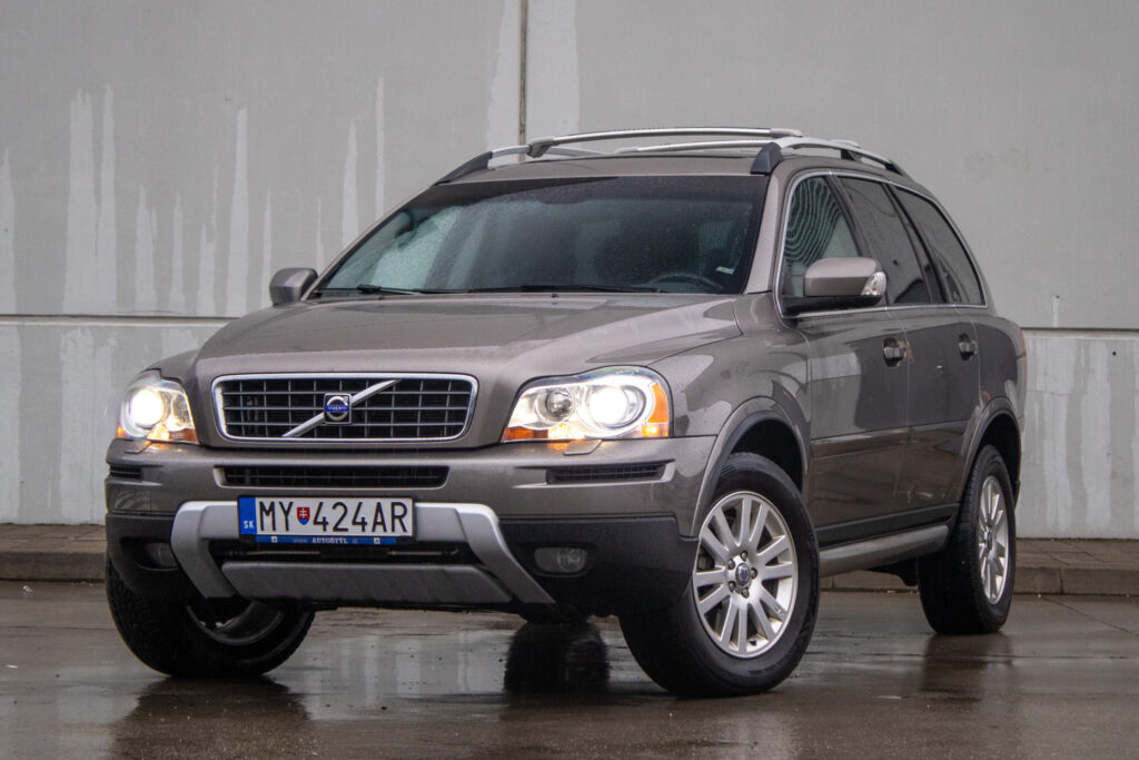 Volvo XC90 D5 Summum A/T AJ NA SPLÁTKY / PROTIÚČET