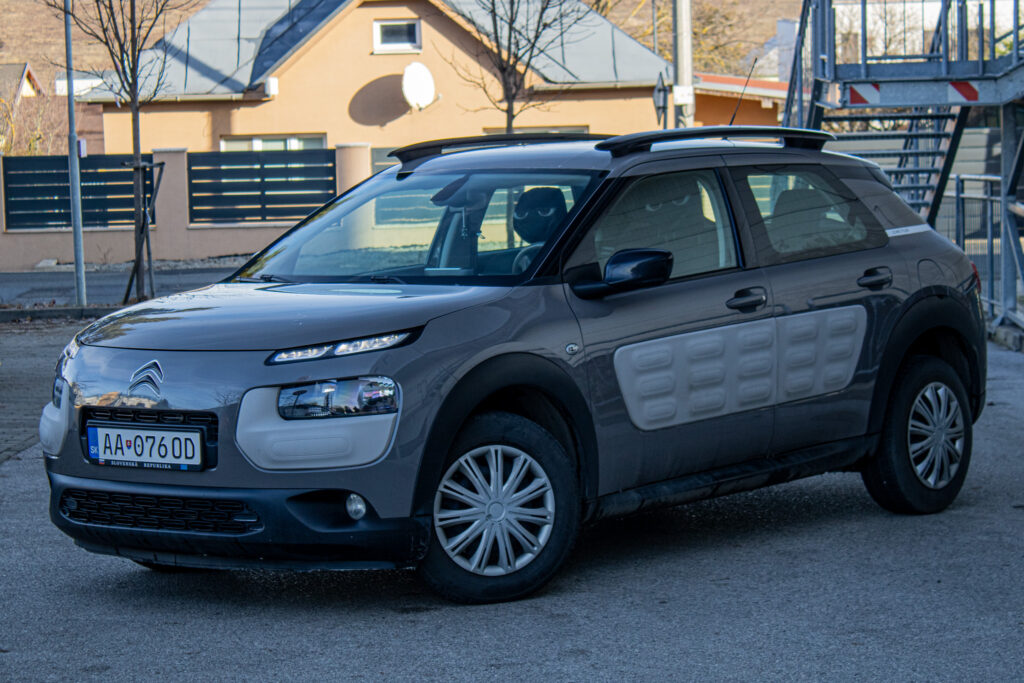 Citroën C4 Cactus PureTech 82 Feel / AJ SPLÁTKY / PROTIÚČET /