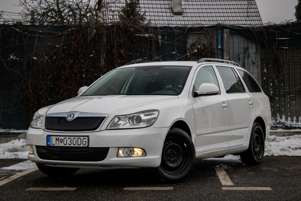 Škoda Octavia Combi 1.6 TDI CR DPF Ambiente / AJ NA SPLÁTKY / PROTIHODNOTA /