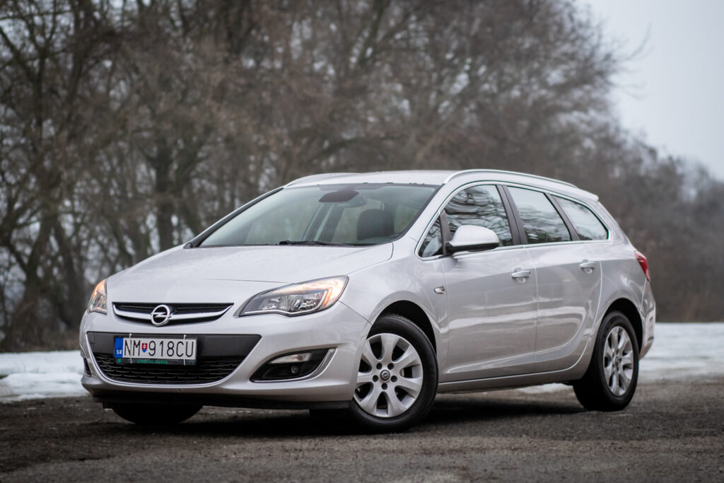 Opel Astra Sport Tourer 1.6 CDTI 81kW, M6 - AJ NA SPLÁTKY / PROTIHODNOTA