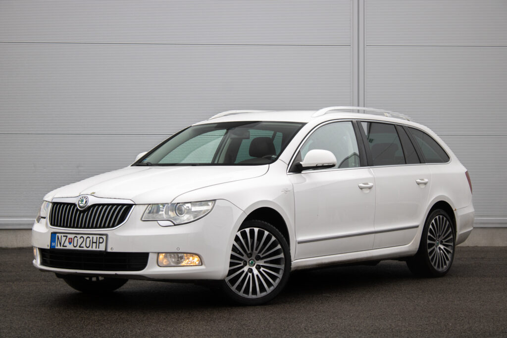 Škoda Superb Combi 3.6 FSI V6 4x4 Laurin & Klement / AJ NA SPLÁTKY / PROTIHODNOTA /
