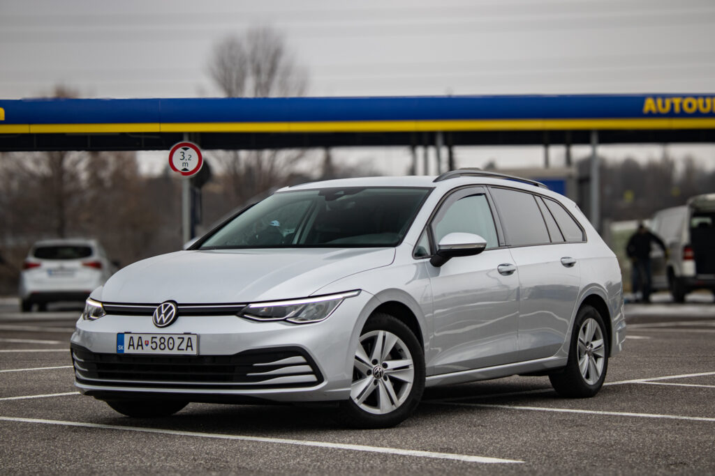 Volkswagen Golf Variant VIII 2.0 TDI / AJ NA SPLÁTKY / PROTIHODNOTA /