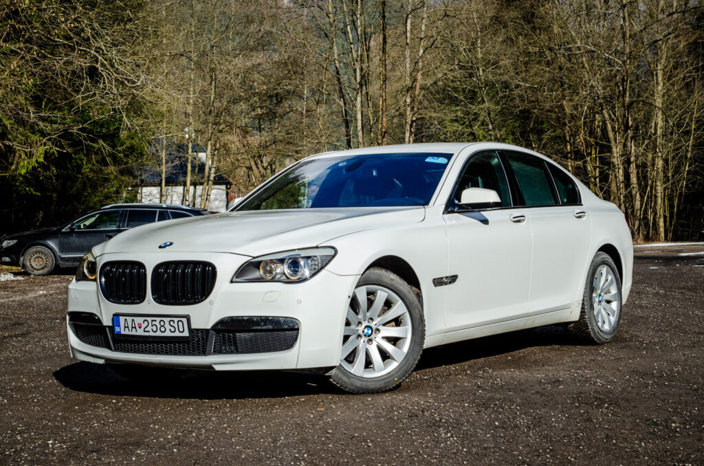 BMW Rad 7 740d xDrive, 225kW, A8, 4d. (2010 - 2012) / AJ NA SPLÁTKY / PROTIÚČET