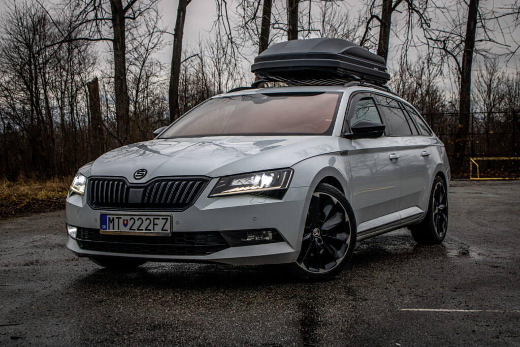 Škoda Superb Combi 2.0 TDI Sportline 4x4 DSG, 140kW, A7, 5d. /AJ NA SPLÁTKY/PROTIÚČET