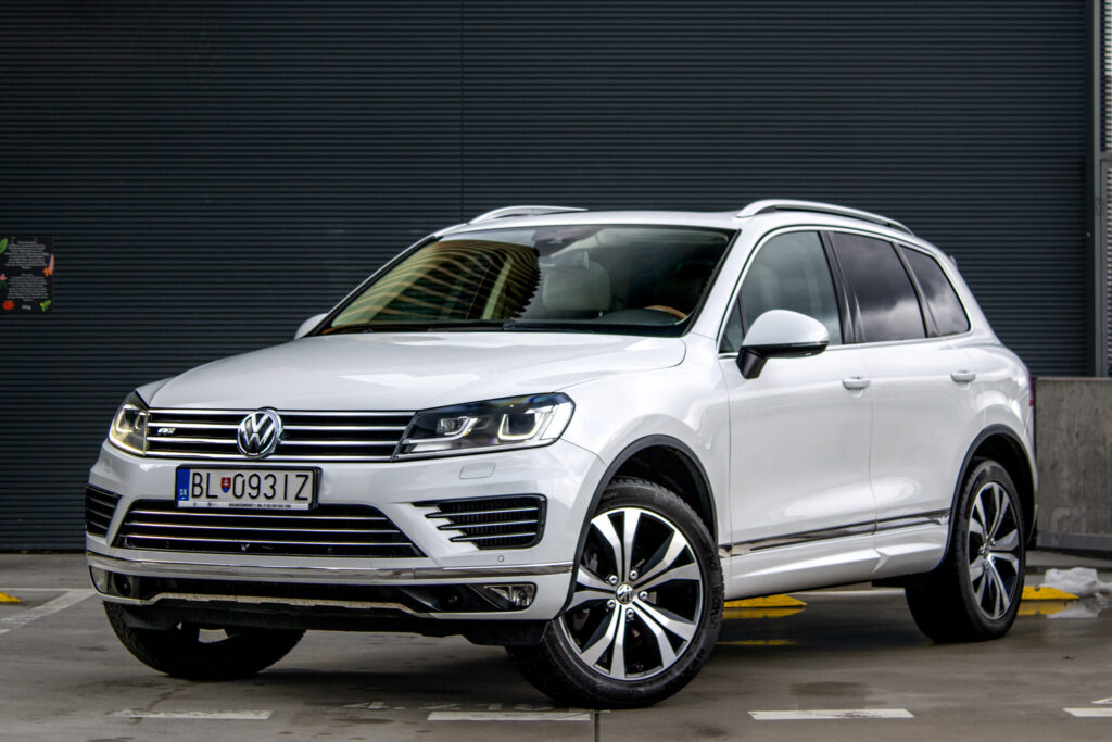 Volkswagen Touareg II 3.0 V6 TDI Terrain Tech BMT Premium R-Line 4MOTION /AJ NA SPLÁTKY/