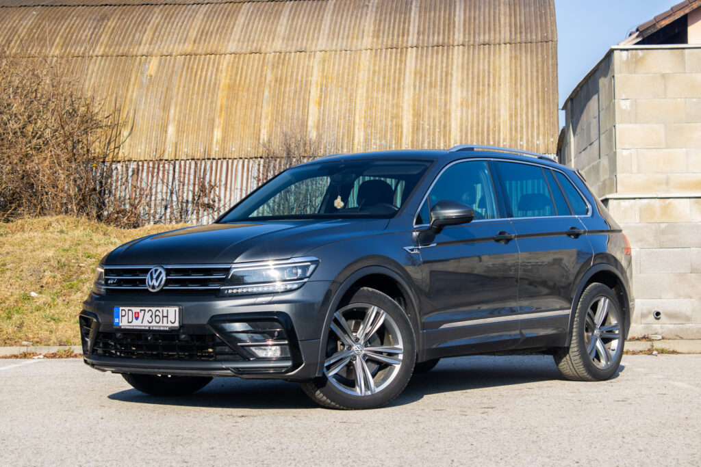 Volkswagen Tiguan 2.0 R-LINE  4MOTION / AJ NA SPLÁTKY / PROTIÚČET /