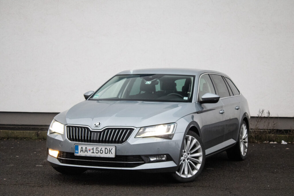 Škoda Superb Combi 2.0 TDI SCR Style Premium DSG / AJ NA SPLÁTKY / PROTIÚČET/