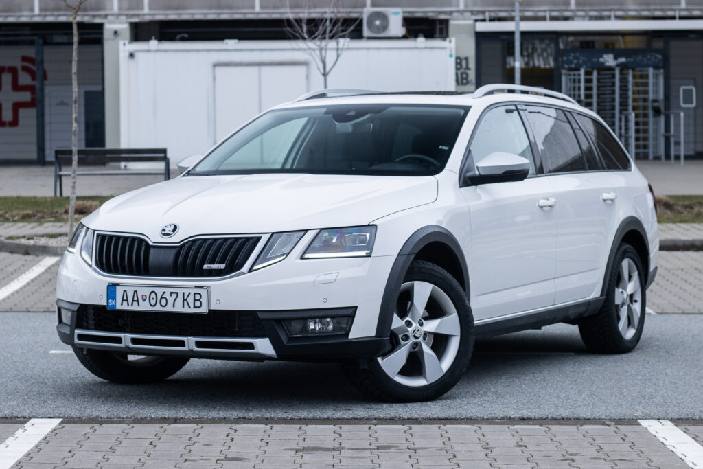 Škoda Octavia Combi 2.0 TDI Scout DSG 4x4, 110kW (2019) / AJ NA SPLÁTKY / PROTIÚČET /