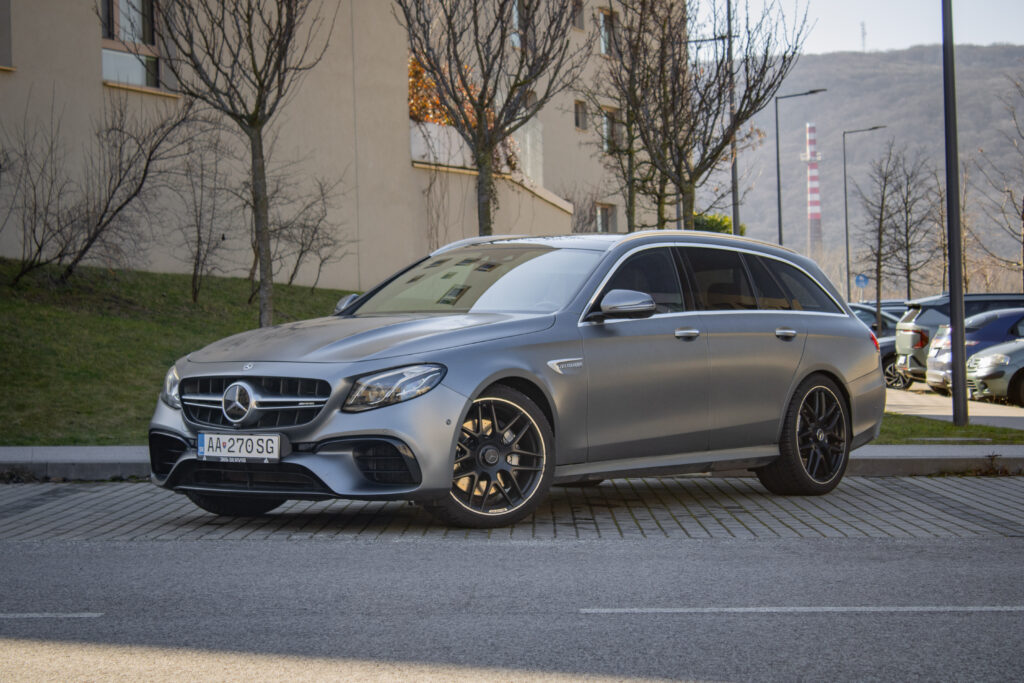 Mercedes-Benz E trieda Kombi Mercedes-AMG  63 4MATIC+ A/T, 420kW, A9 | Burmester | MULTIBEAM LE