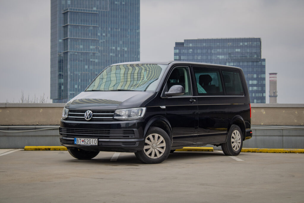 Volkswagen Caravelle 2.0TDI 110kW DSG SWB Comfortline / AJ NA SPLÁTKY /