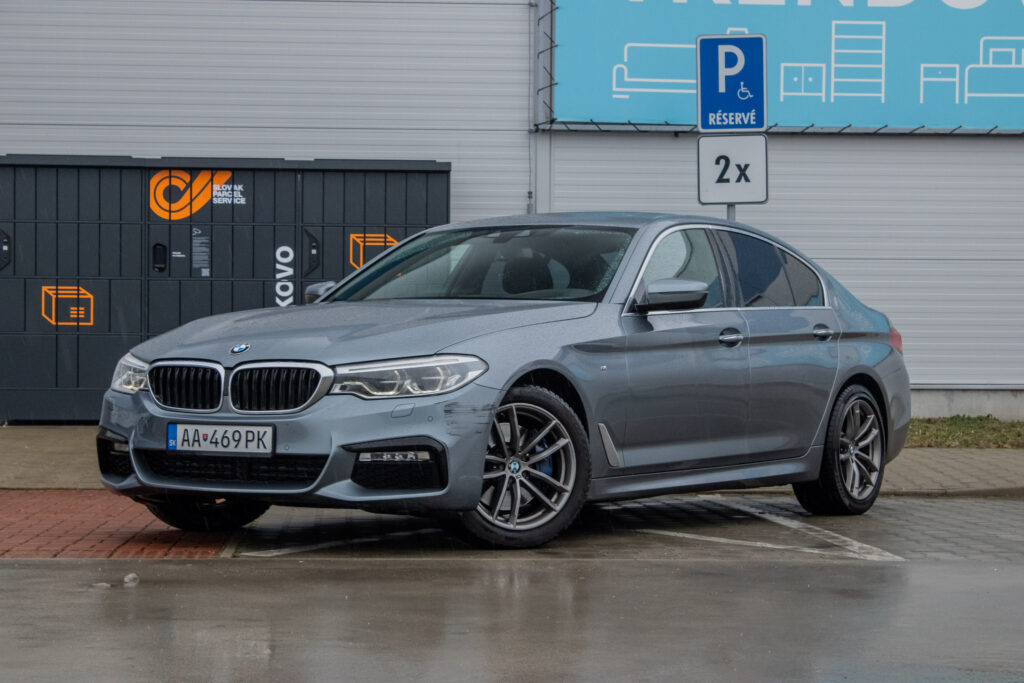 BMW Rad 5 530d xDrive / M-Sport / Head-UP / NELAKOVANÉ / AJ NA SPLÁTKY / PROTIÚČE