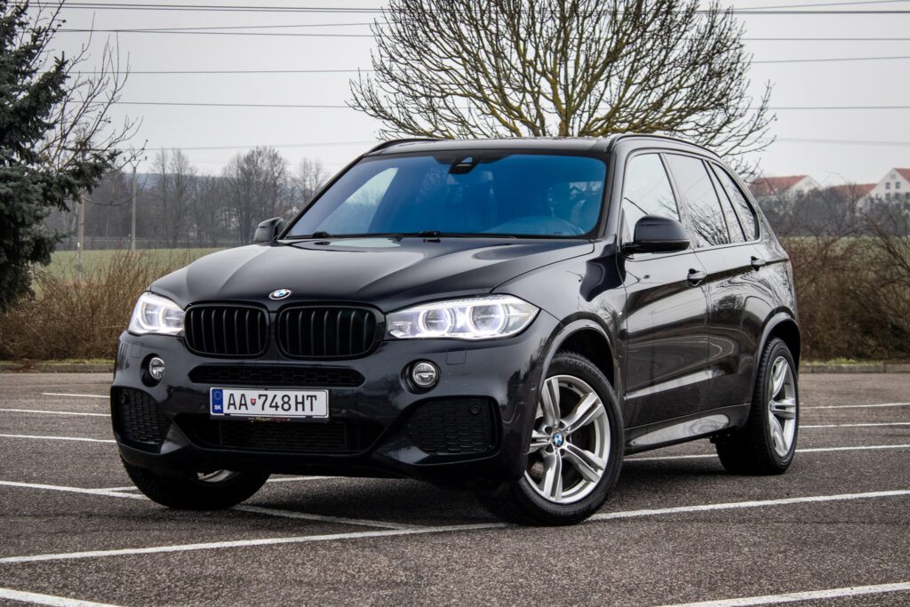 BMW X5 xDrive30d M-Packet 190kw AT/8 2018 / AJ NA SPLÁTKY / PROTIÚČET