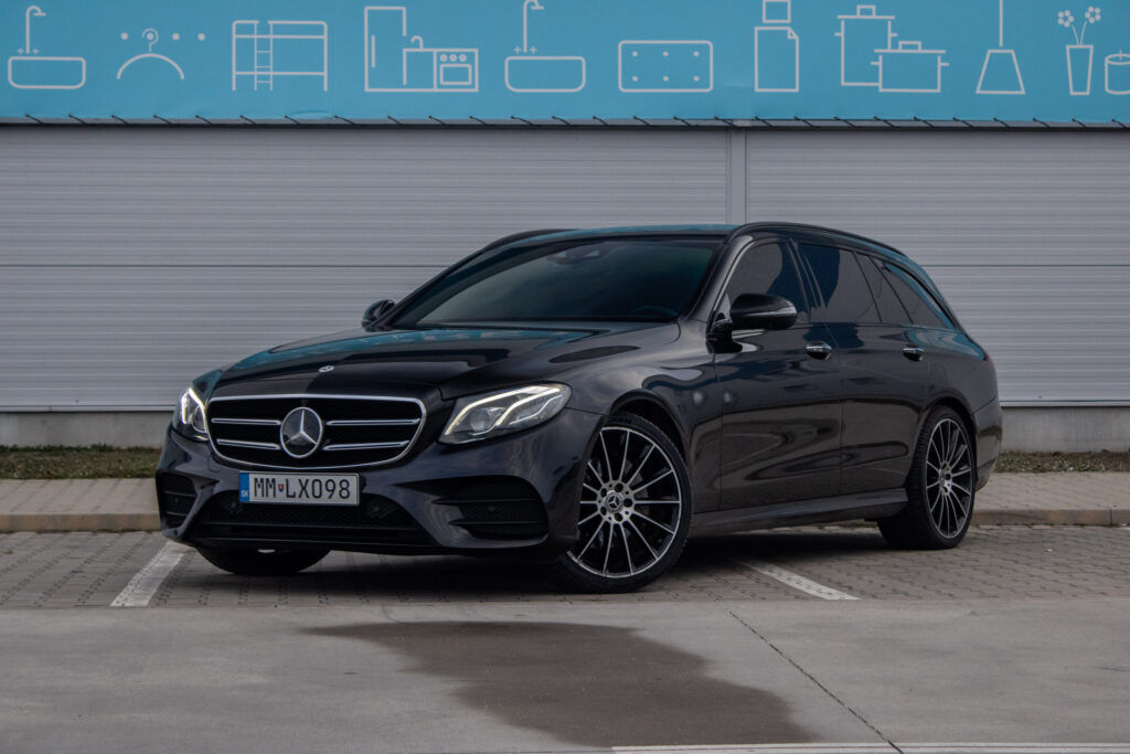 Mercedes-Benz E trieda Kombi 220 d 4MATIC / Multibeam / BURM / Head-UP / AJ NA SPLÁTKY / PROTIÚ