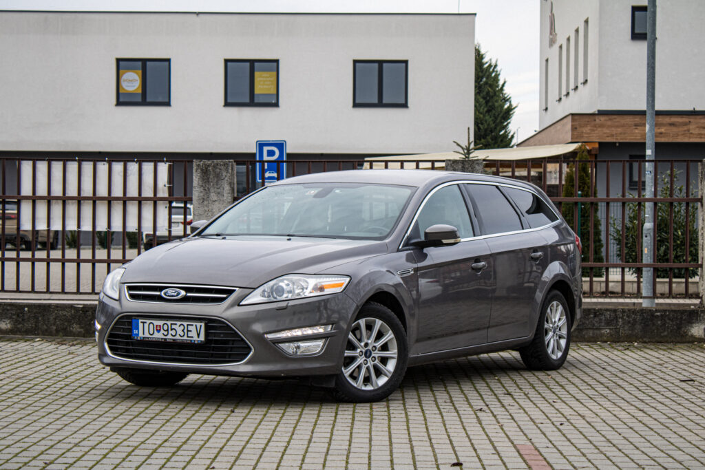 Ford Mondeo Combi 2.0 TDCi DPF (163k) Titanium S A/T / AJ NA SPLÁTKY / PROTIÚČET /
