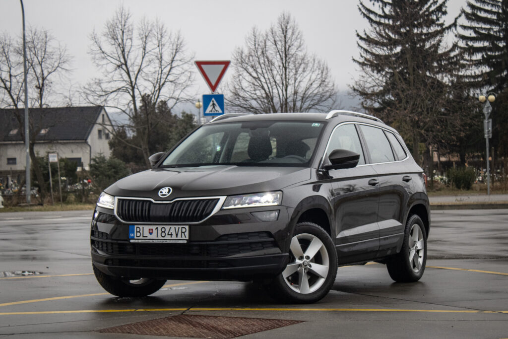 Škoda Karoq 2.0TDI SCR Ambition DSG 110kW A7 / AJ NA SPLÁTKY / PROTIÚČET