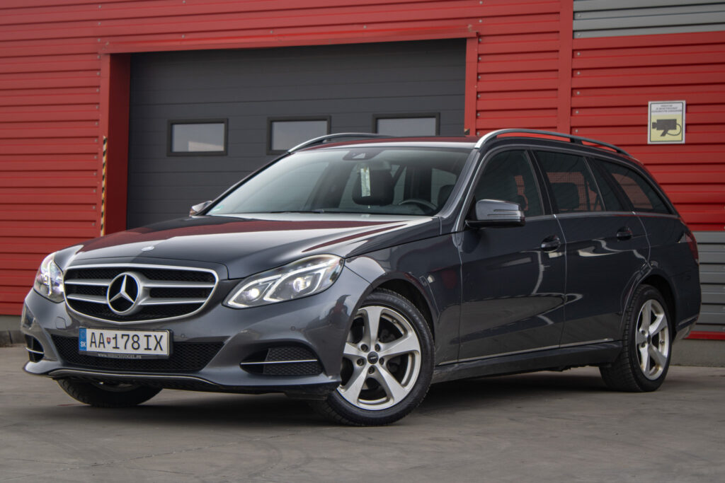 Mercedes-Benz E220d 125kw AT/9 2015 / AJ NA SPLÁTKY / PROTIÚČET