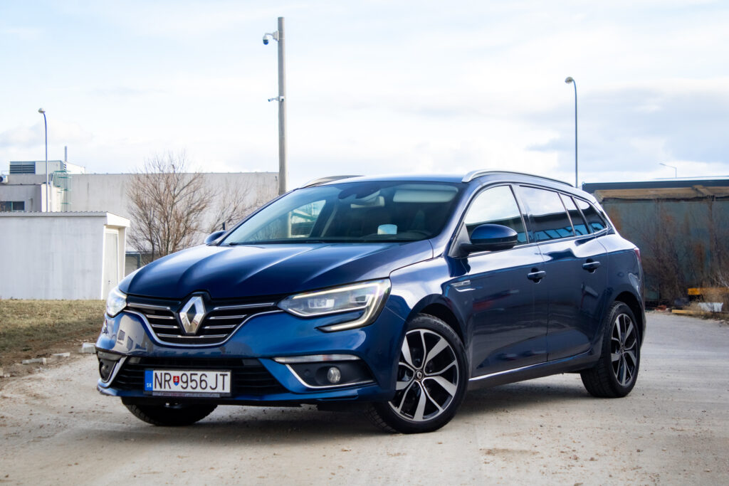 Renault Mégane Grandtour Bose 1.2TCe 130 97kw MT/6 2018 / AJ NA SPLÁTKY / PROTIÚČET