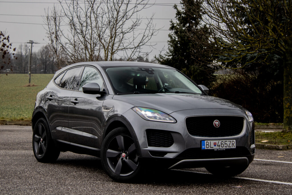 Jaguar E-Pace 2.0 AT9 110kW AWD Black Edition / AJ NA SPLÁTKY / PROTIÚČET /