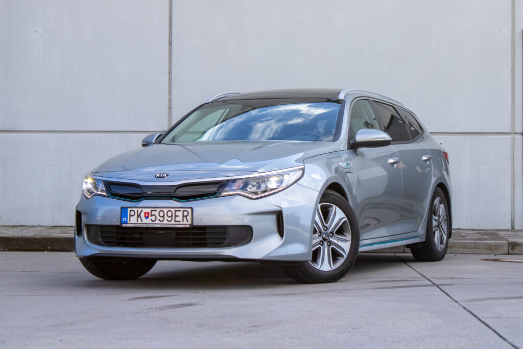 Kia Optima SW 2.0 GDi P-HEV Platinum AT AJ NA SPLÁTKY / PROTIÚČET