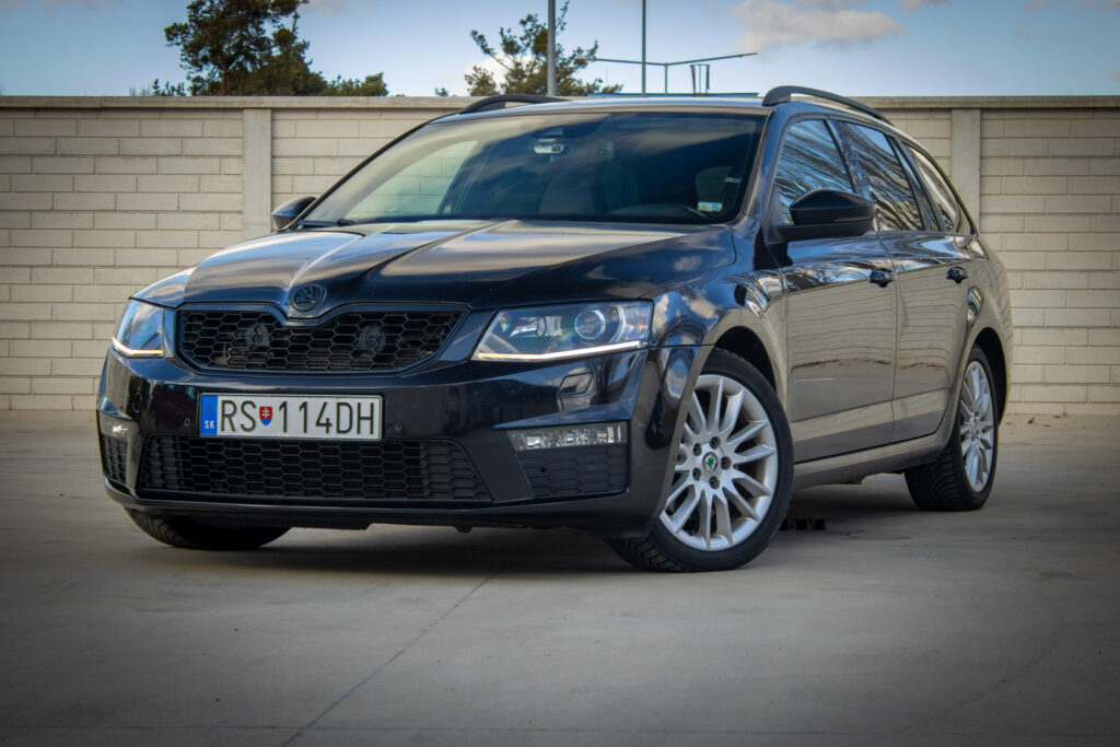 Škoda Octavia Combi 2.0 TD DPF RS DSG / AJ NA SPLÁTKY / PROTIÚČET /