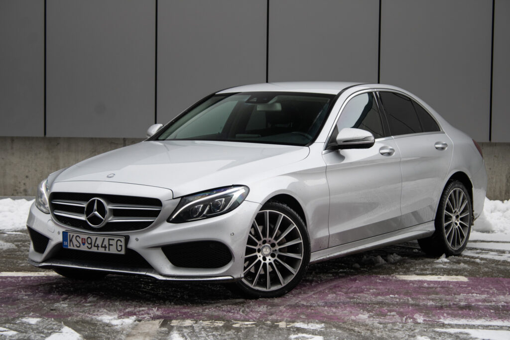 Mercedes-Benz C trieda Sedan 220 d 4matic