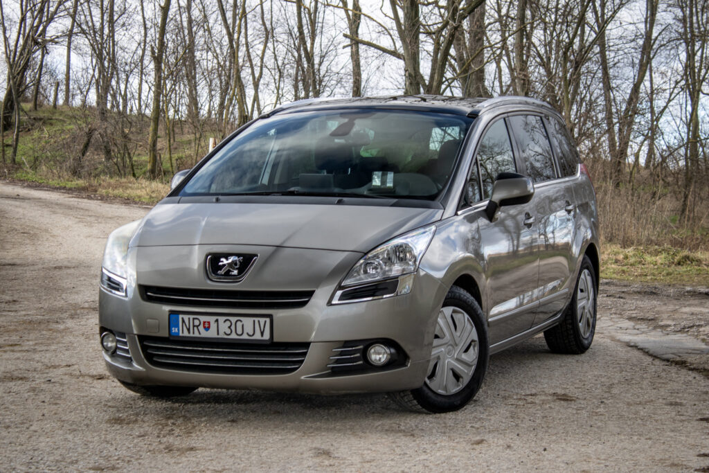 Peugeot 5008 2.0HDI 120kw AT/6 2013 / AJ NA SPLÁTKY / PROTIÚČET